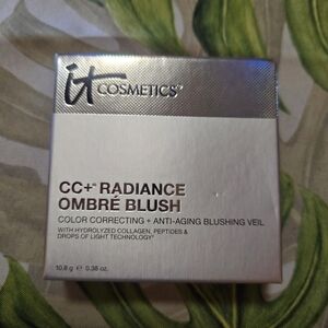it cosmetics CC+ Radiance Ombré Blush - Coral Flush